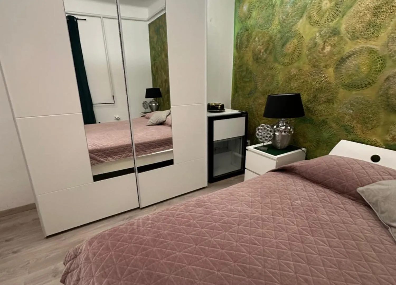 Bed & Breakfast Airport17 B&B Vecses