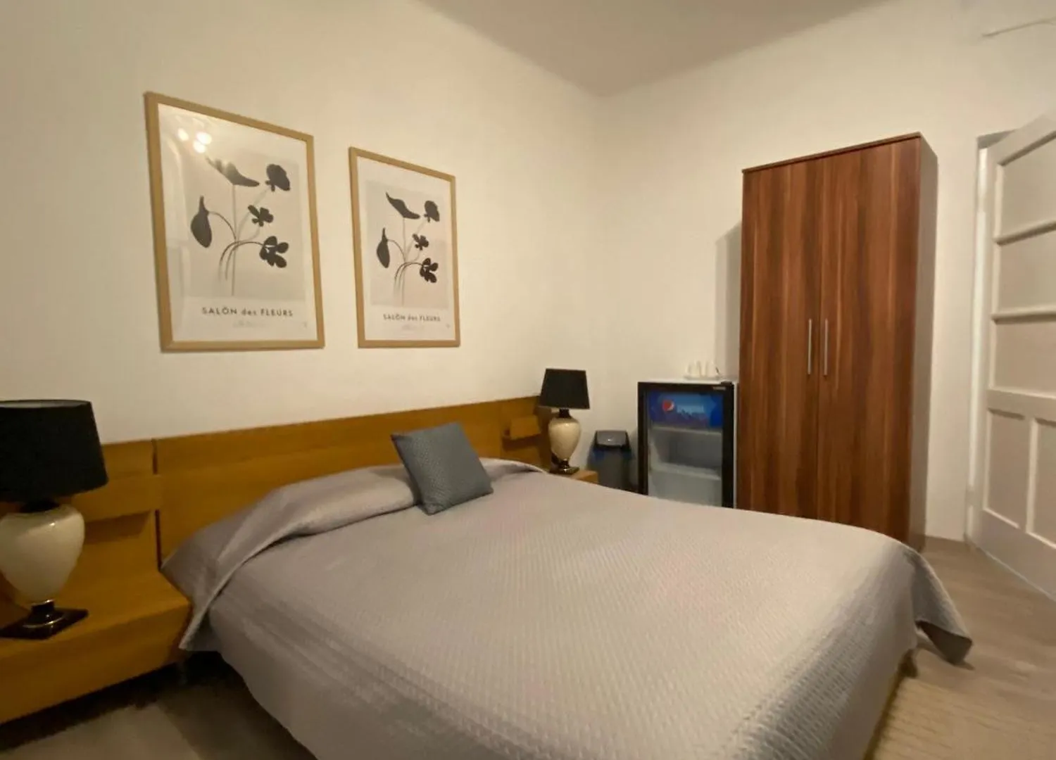 Airport17 B&B Vecses Bed & Breakfast