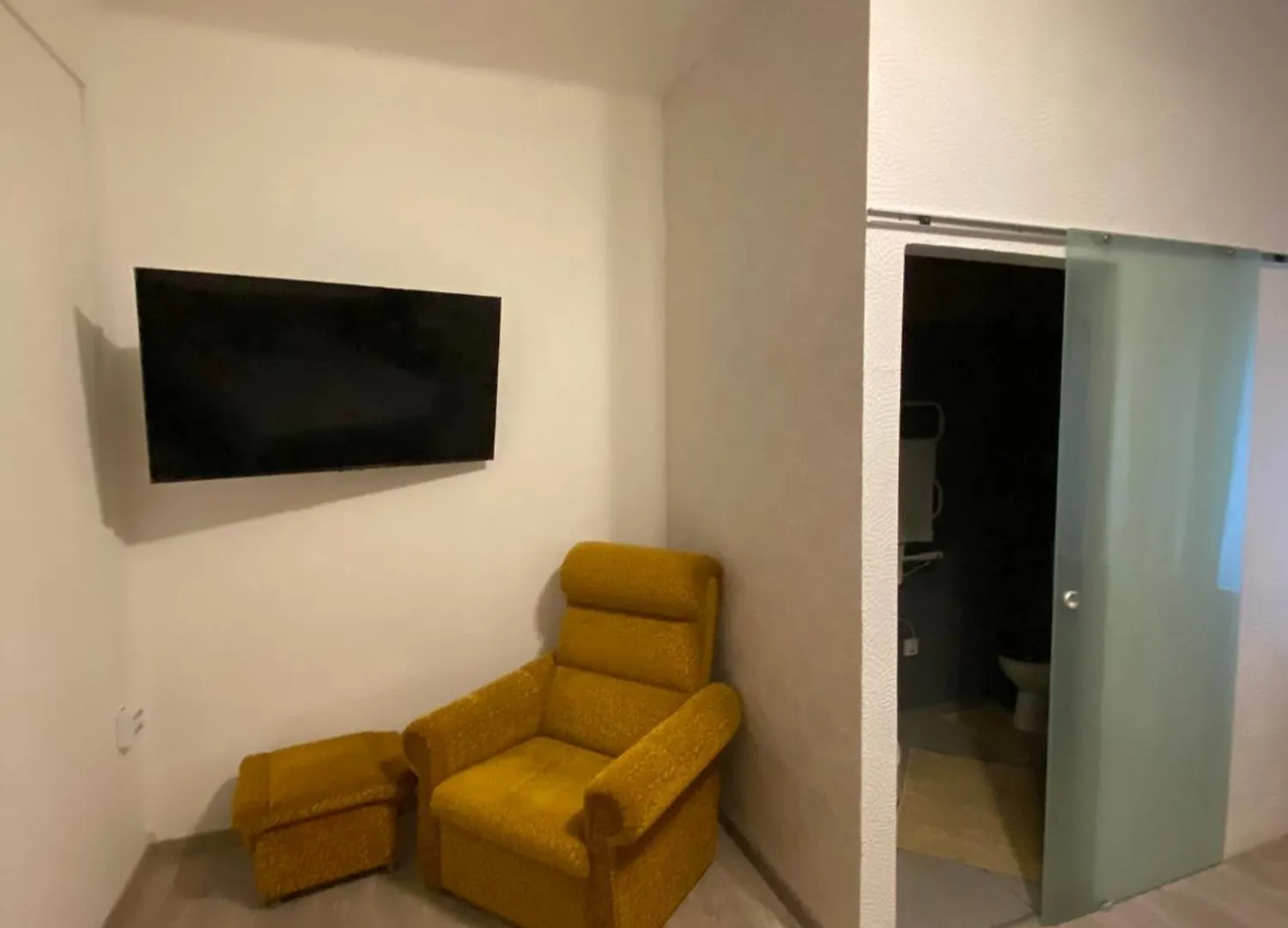 Airport17 B&B Vecses Hungary