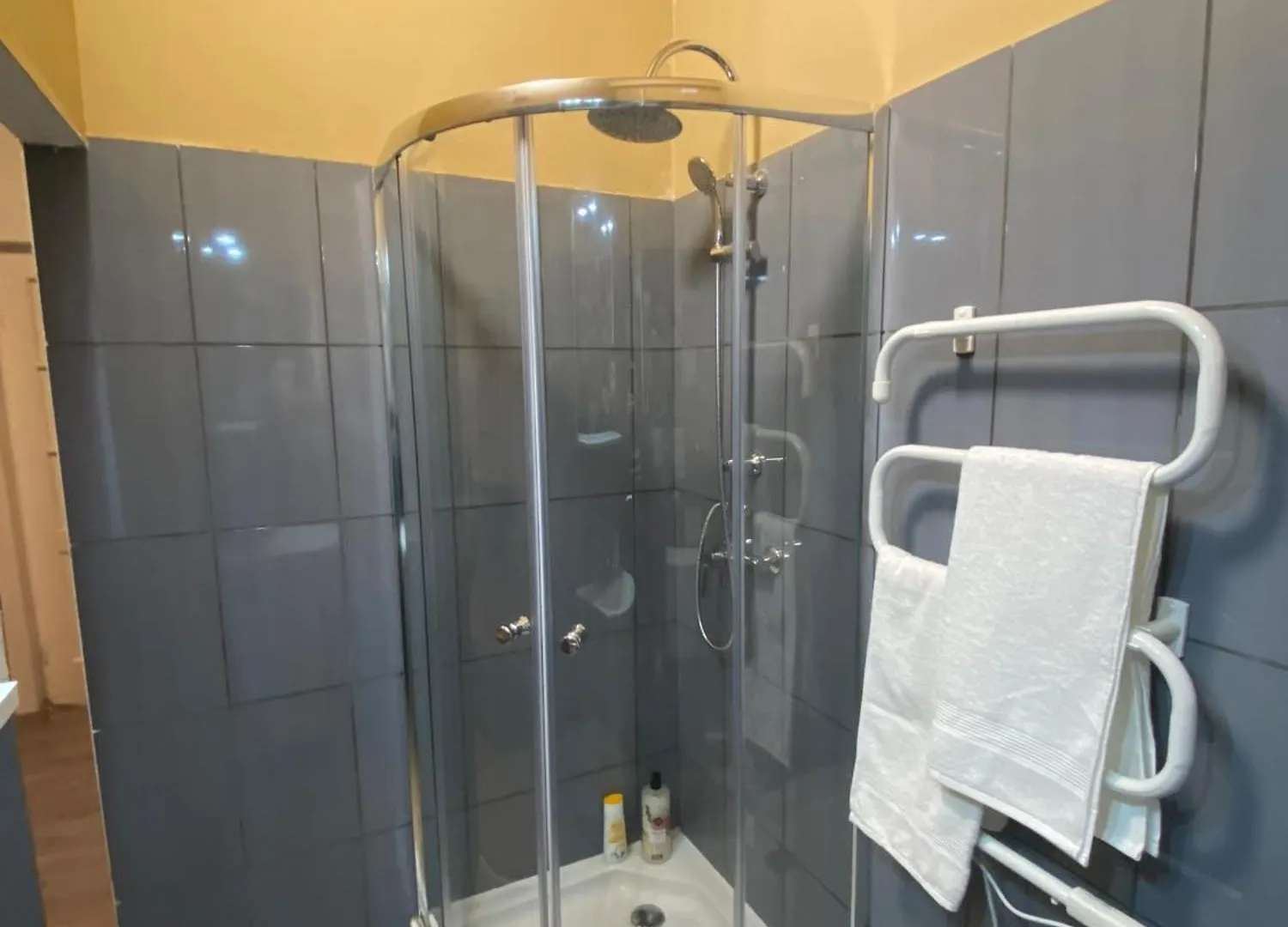 Airport17 B&B Vecses Hungary