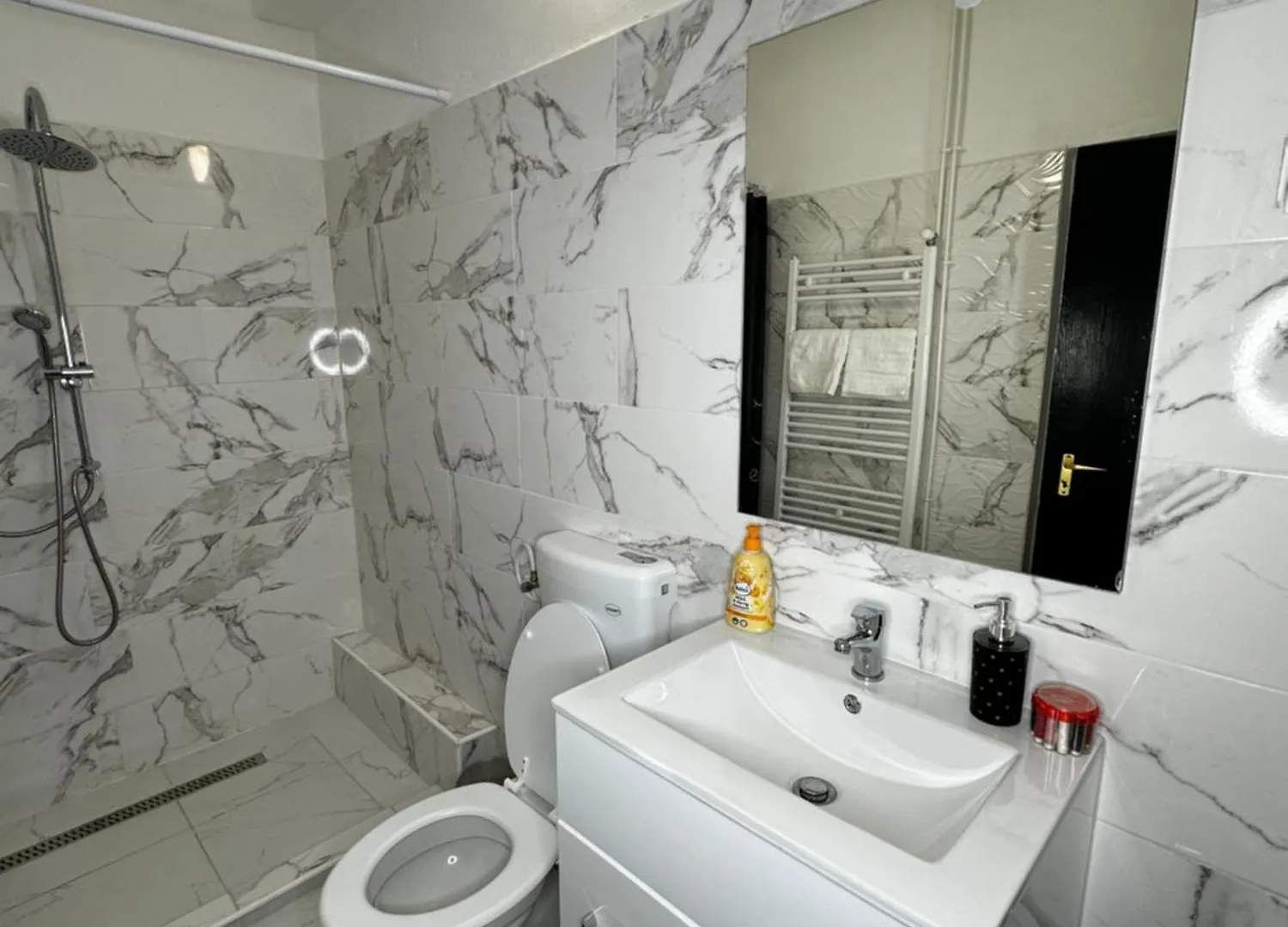 Bed & Breakfast Airport17 B&B Vecses